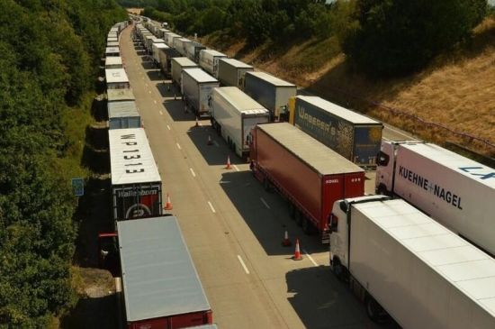 Industria de camiones pesados encara un agosto crítico en ventas